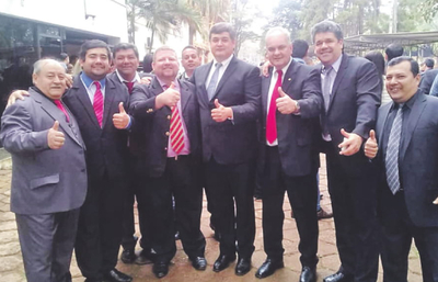 Colorados marcharán para pedir “zoquete” en Itaipú | Diario Vanguardia 06
