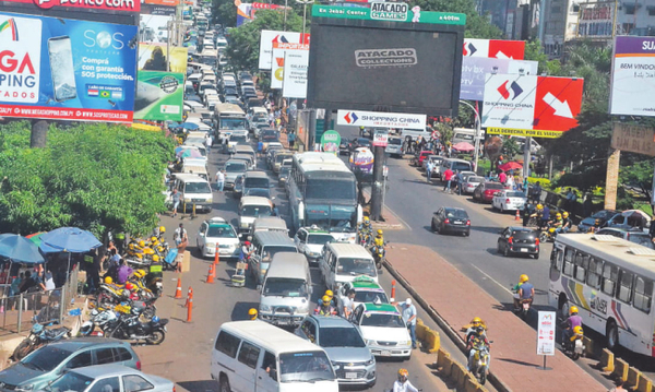 No mejora el tránsito en la zona céntrica de CDE | Diario Vanguardia 07