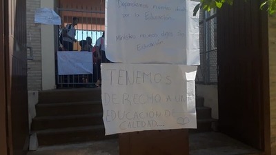 Alumnos seguirán sin maestros en varias instituciones educativas - ADN Paraguayo