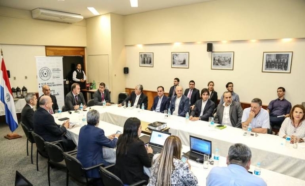 HOY / Los puntos de la reforma que negocian empresarios y Gobierno: “Es un tire y afloje”