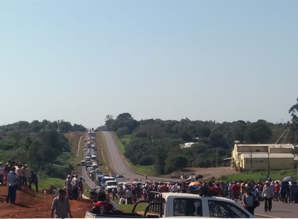 Esperan que ANDE negocie con los que cortan la ruta en O’Leary - ADN Paraguayo