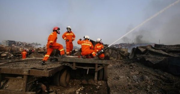 Al menos 30 bomberos mueren en incendio en China | .::Agencia IP::.