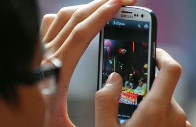 Estudio afirma que Internet y las redes sociales han provocado un aumento en los trastornos psicológicos en los jóvenes - C9N
