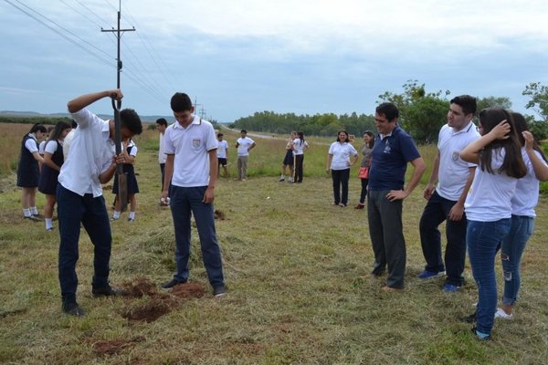 San Juan Bautista prende inicia arborización - Nacionales - ABC Color