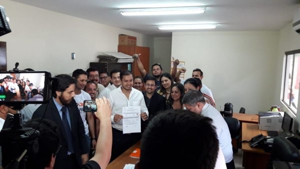 CDE: Prieto inscribe su candidatura | Paraguay en Noticias 