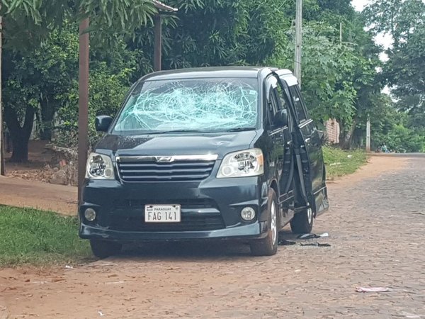 Reventó la camioneta de su marido, por celos