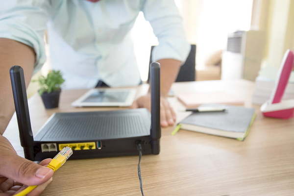 Cómo resetear un router siguiendo unos sencillos y rápidos pasos