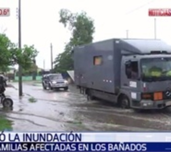 Temporal inunda Bañado: "Hace un mes vine y ahora debo ir de nuevo" - Paraguay.com