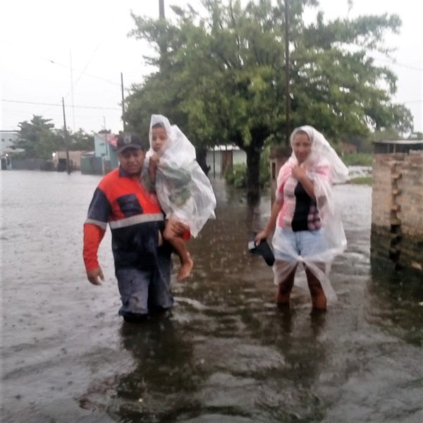 SEN reporta 2.100 familias afectadas por inundaciones solo en Asunción - ADN Paraguayo