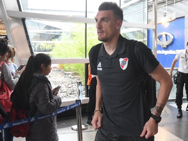 Armani se desgarró y no podrá jugar ante el Internacional