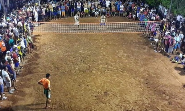 Comuna prohíbe jugar vóley para evitar presencia de homosexuales