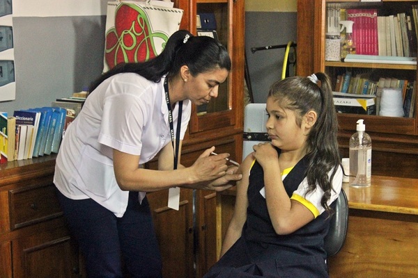Inician campaña de vacunación contra el VPH en Misiones - ADN Paraguayo