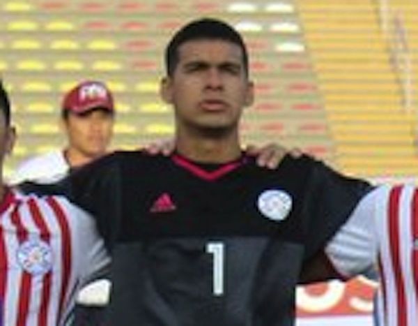 Paraguay enfrenta a los uruguayos