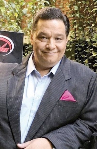Mozo le hizo “ñemotî” a periodista deportivo