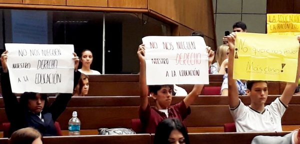 Escrachan a ministro Petta y pedirán su interpelación - Edicion Impresa - ABC Color