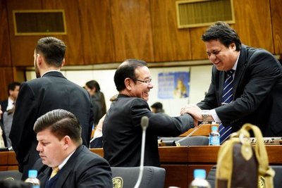 Salvarán a Cuevas, a pesar de su cuestionada gestión - Edicion Impresa - ABC Color