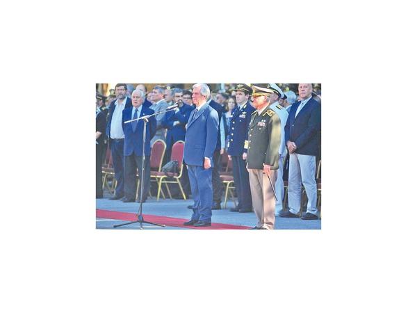 Tabaré destituye a ministro de Defensa y al jefe del Ejército