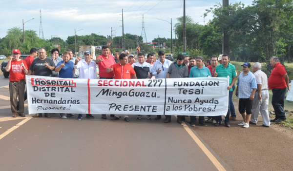 Protesta pro “zoquete” en Itaipú | Diario Vanguardia 06