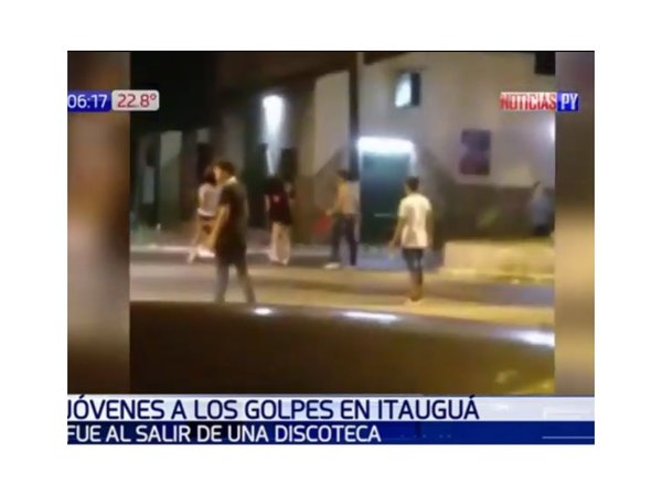 Moquete entre jóvenes a la salida de una discoteca de Itauguá