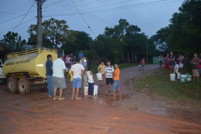 Emergencia por riada, peces muertos y falta de agua - Nacionales - ABC Color