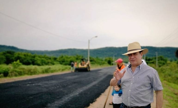 HOY / ¿Casualidad? Titular de Diputados celebra asfalto en zona donde está su estancia