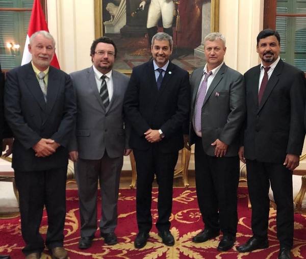 Intendentes del Chaco Central se reunieron con el Presidente de la República