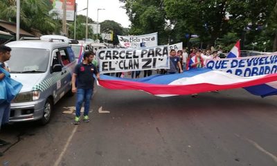 Escasa participación en manifestación contra el clan ZI