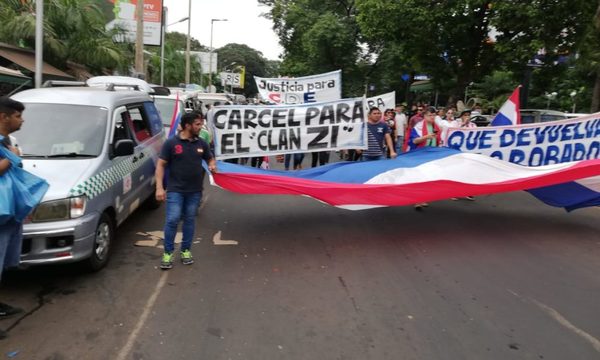 Escasa participación en manifestación contra el clan ZI