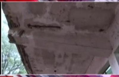 Cae revoque de techo en escuela - C9N