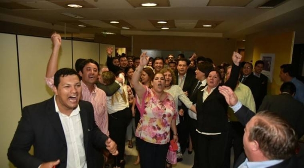 HOY / Defienden masivo ingreso sin concurso al Congreso: “Tienen el mismo derecho de todos”