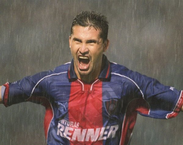 Lluvia y goleada en la última visita del Bolso | Paraguay en Noticias