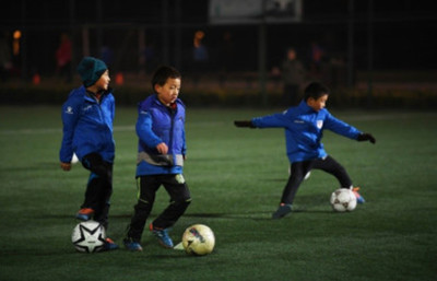 China lanza las escuelas de preescolar especializadas en el fútbol - Radio 1000 AM