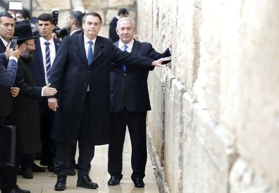 Bolsonaro visita Muro de los Lamentos con Netanyahu