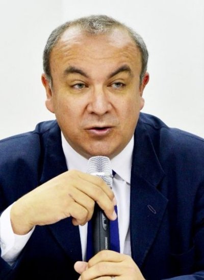 Jubilación de docentes es una situación atípica, según viceministro - 730am - ABC Color