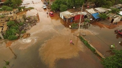 Ya suman 70.000 los afectados por la crecida del río Paraguay - Fotos - ABC Color