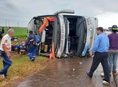 Confirman que múltiple accidente dejó dos muertos - ADN Paraguayo