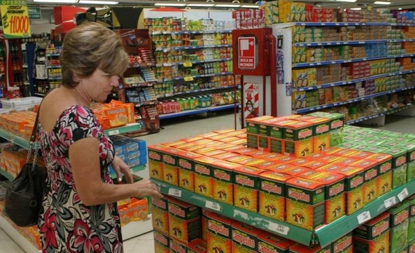 HOY / Supermercados también sienten desaceleración económica