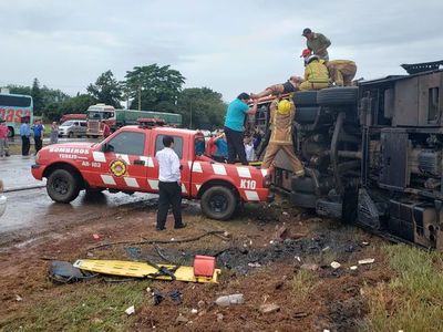 Dos fallecidos y varios heridos en accidente