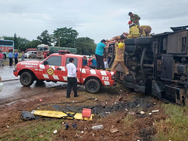 Dos fallecidos y varios heridos en accidente