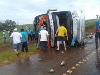 Colectivo ocasionó fatal accidente en Iguazú