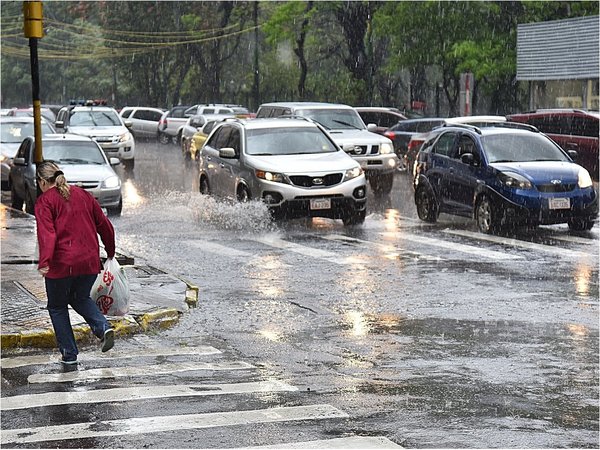 Comercios pierden más de USD 10 millones al año en días de lluvia