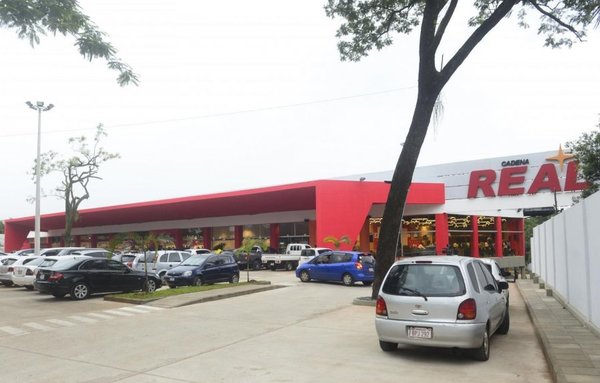 Real abre las puertas de su nuevo local - Empresariales - ABC Color