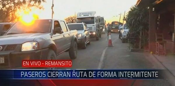 Paseros anuncian cierre de frontera de no modificarse norma aduanera | Paraguay en Noticias