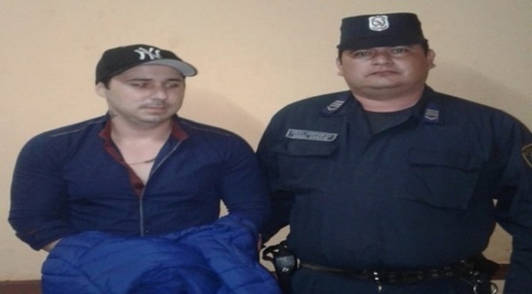 Supuesto secretario del narco Cucho Cabaña se entregó a la Policía | Paraguay en Noticias