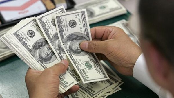 EL DÓLAR SE SIGUE FORTALECIENDO Y YA ACARICIA LOS 6.200 GUARANÍES