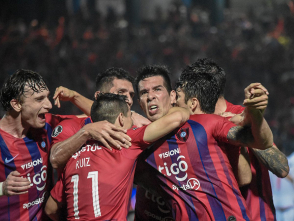 Cerro Porteño vence a Nacional y se adueña del grupo E