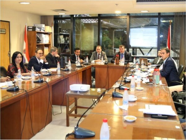 Benigno defiende subas en tasas del impuesto selectivo