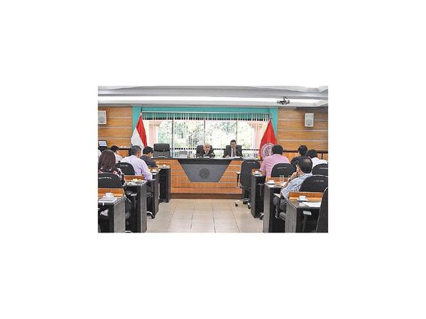 Candidatos a rector y vicerrector se impugnan en la UNA