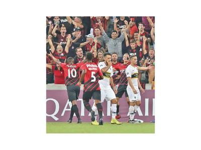 Boca   es humillado por el Paranaense