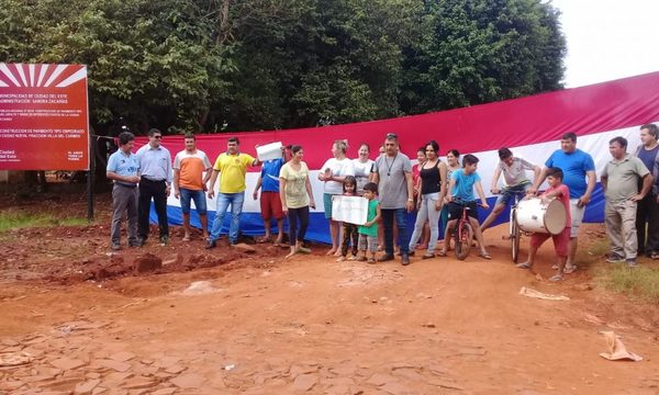 Vecinos reclaman a municipalidad que culmine obra